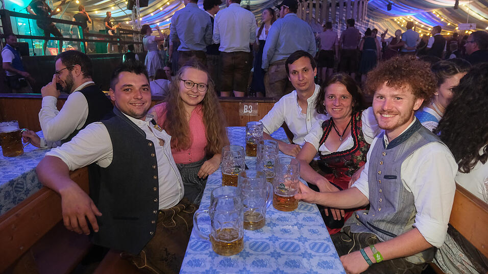 Die Partybilder vom Dienstag, 15. August 2023, aus dem Festzelt Wenisch. Die Partybilder vom Dienstag, 15. August 2023, aus dem Festzelt Wenisch.