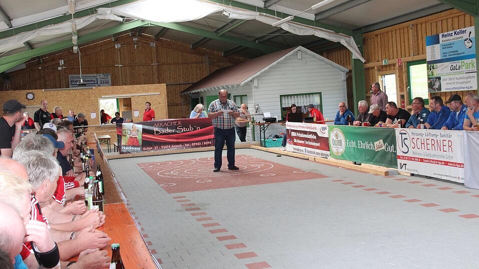 Trotz einer 3:1-F&uuml;hrung mussten sich die Buam aus dem Lamer Winkel am Ende dem TSV Hartpenning verdient mit 3:7 geschlagen geben.
