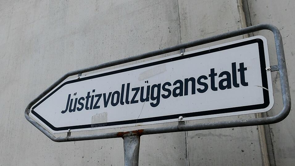 Justizvollzugsanstalten versuchen, Häftlingen beim Weg in ein straffreies Leben zu helfen. 
