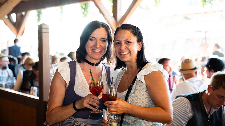 Die Partybilder vom Samstag, 15. August, aus dem Festzelt Krönner. Die Partybilder vom Samstag, 15. August, aus dem Festzelt Krönner.