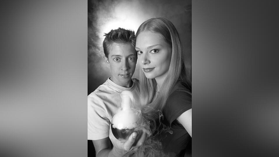 Die Serie 'Total Genial': Toby und Elizabeth sind seit einem Unfall Genies.