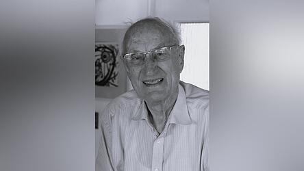 Helmut Zimmermann starb mit 93 Jahren in Nu&szlig;loch in Baden-W&uuml;rttemberg.