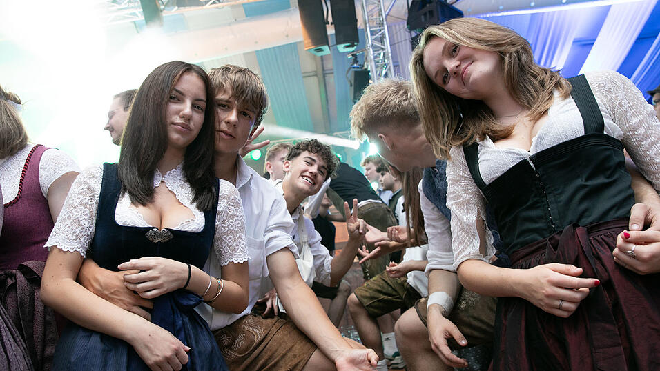 Die Partybilder vom Sonntag, 17. August, aus dem Festzelt Wenisch. Die Partybilder vom Sonntag, 17. August, aus dem Festzelt Wenisch.