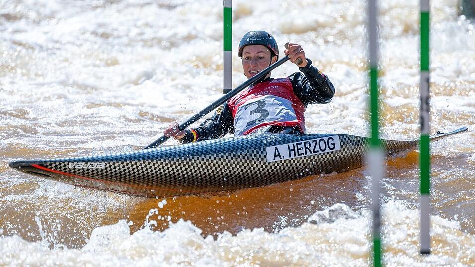 Die Olympia-Dritte von Tokio, Andrea Herzog, holte sich auf ihrer Heimstrecke in Markkleeberg den deutschen Meistertitel. (Archivbild) Die Olympia-Dritte von Tokio, Andrea Herzog, holte sich auf ihrer Heimstrecke in Markkleeberg den deutschen Meistertitel. (Archivbild)
