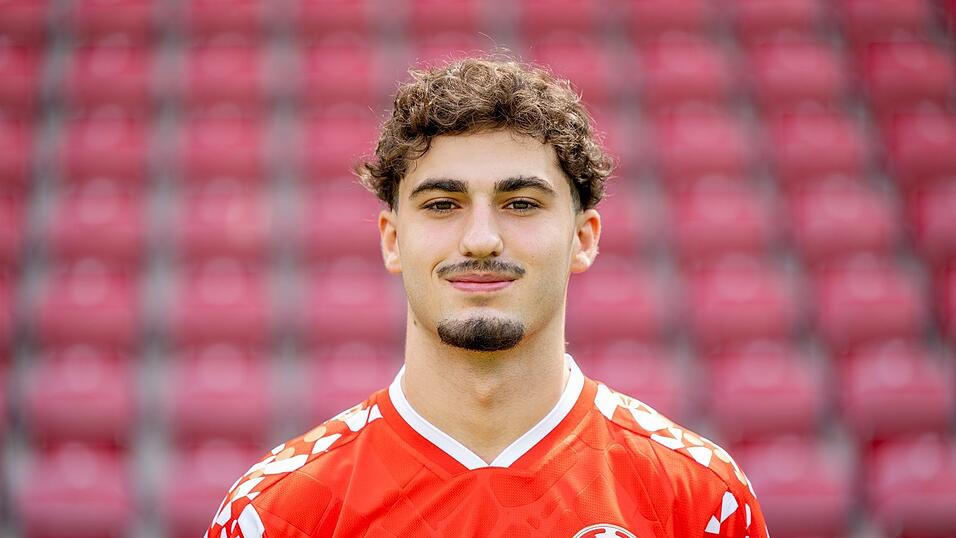 Verlässt Mainz und schließt sich Fürth an: Maxim Dal. (Archivbild) Verlässt Mainz und schließt sich Fürth an: Maxim Dal. (Archivbild)