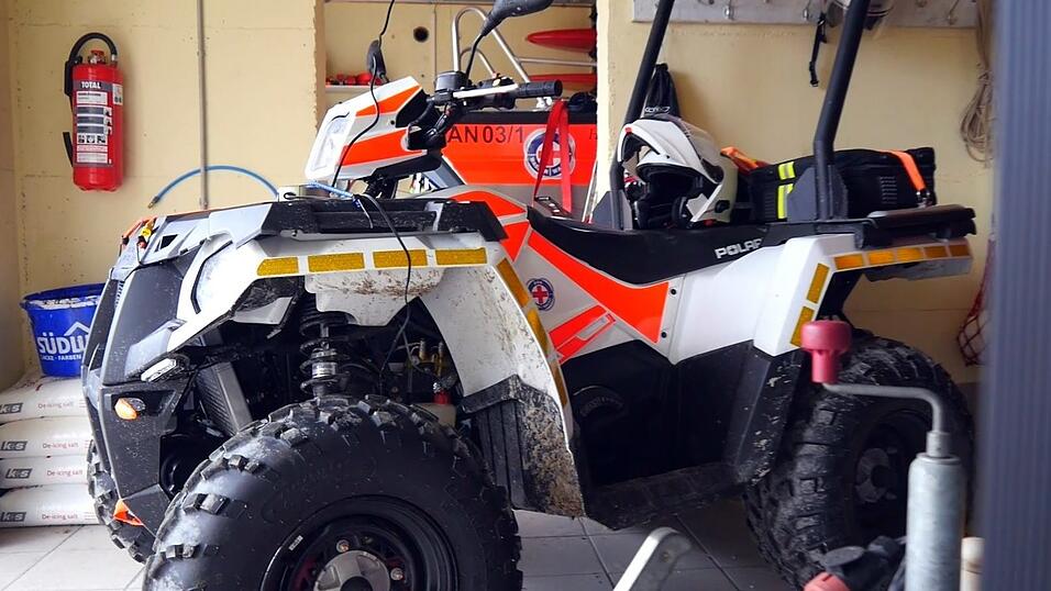 Einsatzfahrzeug der Wasserwacht. Einsatzfahrzeug der Wasserwacht.