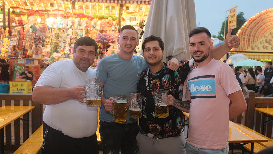 Die Partybilder vom Dienstag, 15. August 2023, aus dem Festzelt Krönner. Die Partybilder vom Dienstag, 15. August 2023, aus dem Festzelt Krönner.