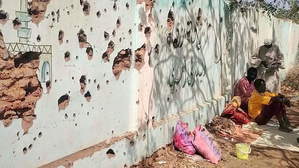 Die paramilitärische Miliz RSF hat nun fast komplett die Kontrolle über die westliche Region Darfur. Der Konflikt zwischen der Armee und der RSF erreicht damit einen neuen Höhepunkt.