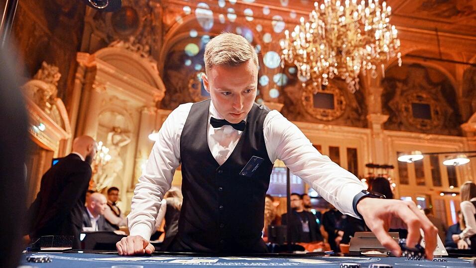 Joguncic arbeitet als Croupier im Casino Baden-Baden. (Archivbild) Joguncic arbeitet als Croupier im Casino Baden-Baden. (Archivbild)