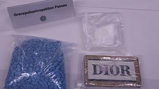 Bei einer Kontrolle hat die Grenzpolizei bei Passau mehrere Kilo Kokain und Ecstasy sichergestellt.