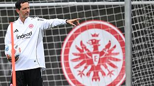 Verfolgt mit der Eintracht in dieser Saison hohe Ziele: Trainer Dino Toppmöller.