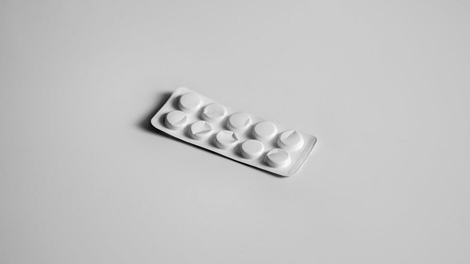 Rund 75 Millionen Menschen und damit rund 90 Prozent der Bevölkerung sind in der GKV versichert. Rund 75 Millionen Menschen und damit rund 90 Prozent der Bevölkerung sind in der GKV versichert.