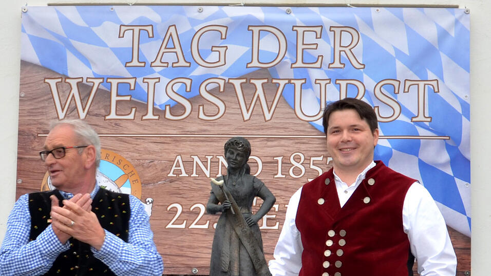 Sie hatten die Idee und kümmerten sich um die Umsetzung des Tages der Weißwurst (v.l.n.r.): Albert Fritz, Bayerischer Weißwurtbotschafter, Stefan Einsle, Obermeister der Metzger-Innung Arber Land Sie hatten die Idee und kümmerten sich um die Umsetzung des Tages der Weißwurst (v.l.n.r.): Albert Fritz, Bayerischer Weißwurtbotschafter, Stefan Einsle, Obermeister der Metzger-Innung Arber Land