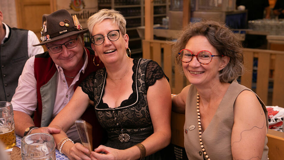 Die Partybilder vom Sonntag, 17. August, aus dem Festzelt Greindl. Die Partybilder vom Sonntag, 17. August, aus dem Festzelt Greindl.