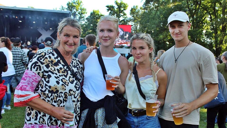 Fotos des&nbsp;ersten Open-Air-Abends auf der Ringelstecherwiese.&nbsp;