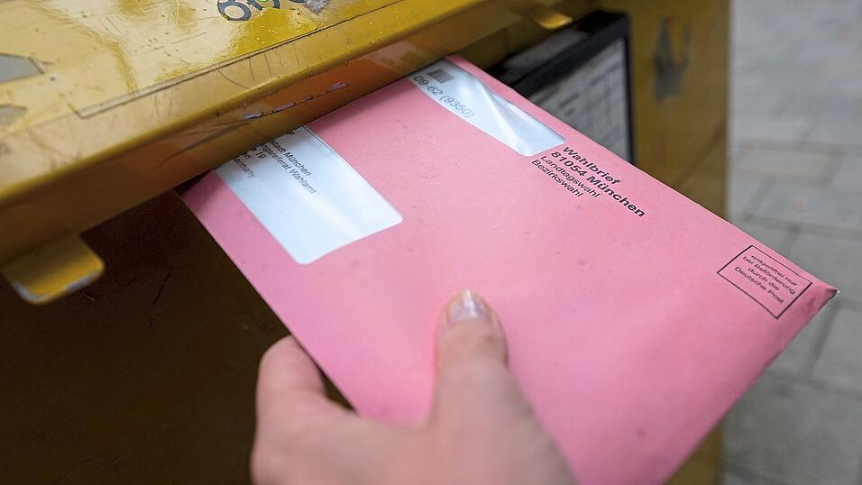 Die Briefwahl erfreut sich auch zur anstehenden Landtags- und Bezirkswahl großer Beliebtheit.
