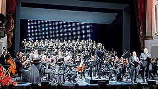 Gemeinsam mit dem Cantemus-Chor feierte das Theater die „Ode an die Freude“.