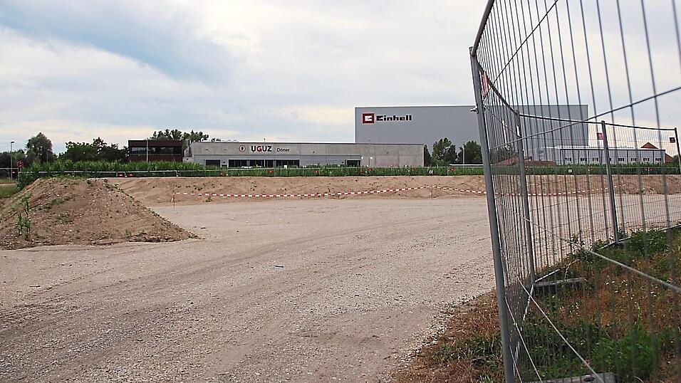 Auf dieser Fl&auml;che in der R&ouml;ntgenstra&szlig;e entsteht die Container-Unterkunft f&uuml;r Gefl&uuml;chtete.