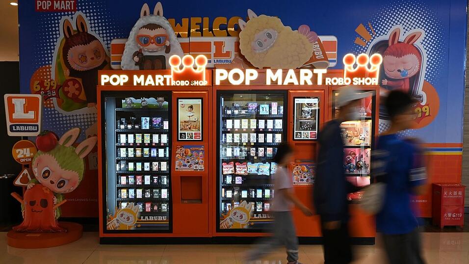 Pop Mart verkauft Labubus und andere Spielzeuge in China auch aus Automaten.