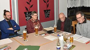 Der Listenf&uuml;hrer der SPD/Freie B&uuml;rger, Michael Roe&szlig;gen (rechts) stellte sich mit Landratskandidat Steve Brachwitz (links) vor.