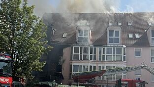 Am Donnerstagvormittag ist in Nittendorf ein Haus in Brand geraten. Am Donnerstagvormittag ist in Nittendorf ein Haus in Brand geraten.