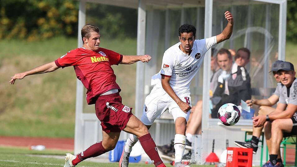 Kevin Hoffmann (links) verlässt den SSV Jahn Regensburg in Richtung Aalen. Kevin Hoffmann (links) verlässt den SSV Jahn Regensburg in Richtung Aalen.