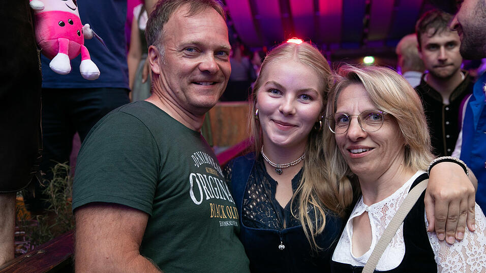 Die Partybilder vom Donnerstag, 14. August, aus dem Festzelt Wenisch. Die Partybilder vom Donnerstag, 14. August, aus dem Festzelt Wenisch.