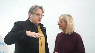 Richard Loibl - hier im Gespräch mit Staatsministerin Ulrike Scharf - ist Gründungsdirektor und Leiter des Haus der Bayerischen Geschichte in Regensburg. Zum 60. Geburtstag übernimmt er nun eine weitere Großaufgabe.