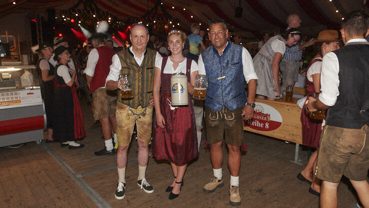 Die Partybilder vom Freitag, 9. August 2024, aus dem Festzelt Lechner. Die Partybilder vom Freitag, 9. August 2024, aus dem Festzelt Lechner.