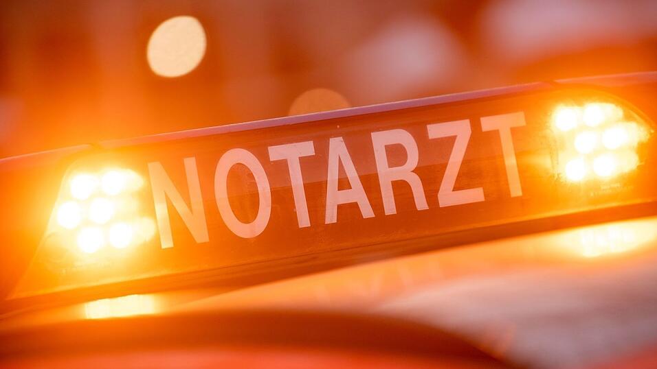 Der eintreffende Notarzt konnte nur noch den Tod des jungen Mannes feststellen. (Symbolbild)