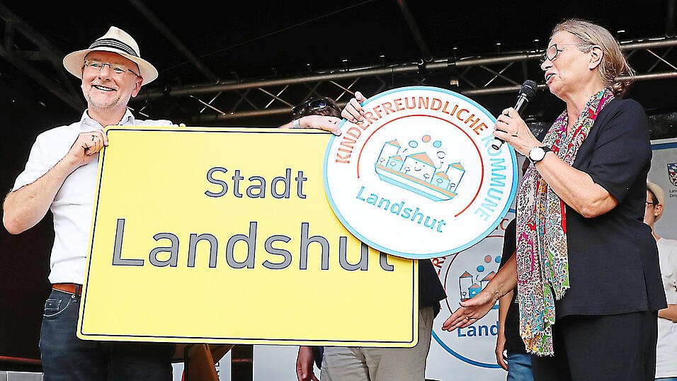 Im Sommer 2022 ist der Stadt das Siegel 'kinderfreundliche Kommune' verliehen worden. Im Sommer 2022 ist der Stadt das Siegel 'kinderfreundliche Kommune' verliehen worden.