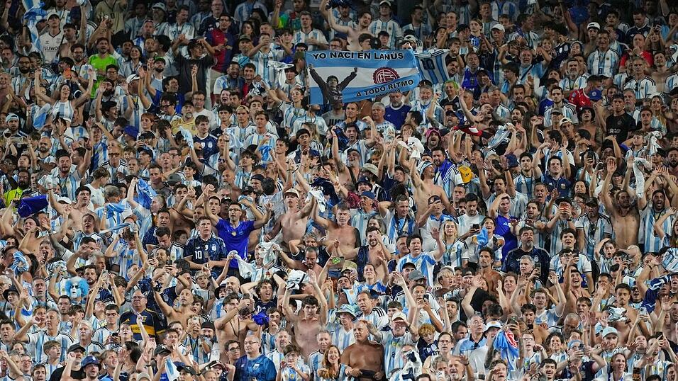 Fu&szlig;ball als Erziehungsma&szlig;nahme?: Argentinien versucht es mit Stadionverboten f&uuml;r s&auml;umige Zahler.