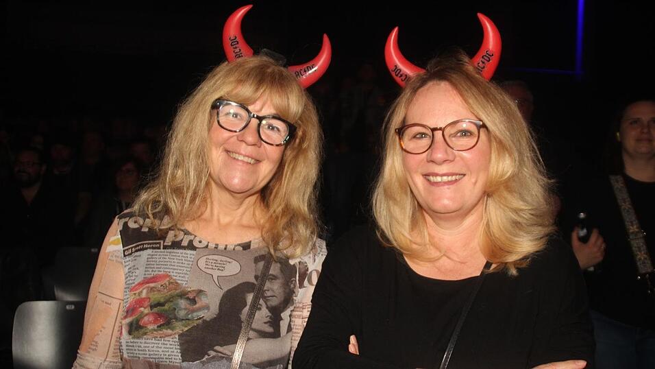 Eindrücke vom Konzertabend der AC/DC-Coverband Barock in er Landshuter Sparkassen-Arena. Eindrücke vom Konzertabend der AC/DC-Coverband Barock in er Landshuter Sparkassen-Arena.