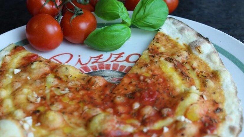 Das Pizzabrot -lecker und einfach zum Selbermachen.