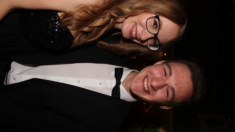 Die Bilder vom Abschlussball der Tanzschule Seidel in der Fraunhofer-Halle am 28. November. Die Bilder vom Abschlussball der Tanzschule Seidel in der Fraunhofer-Halle am 28. November.