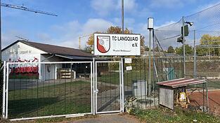Das alte Vereinsgebäude des TC Langquaid ist stark sanierungsbedürftig, daher ist ein Neubau geplant. Unter anderem von der Gemeinde gibt es dafür einen Zuschuss. Das alte Vereinsgebäude des TC Langquaid ist stark sanierungsbedürftig, daher ist ein Neubau geplant. Unter anderem von der Gemeinde gibt es dafür einen Zuschuss.