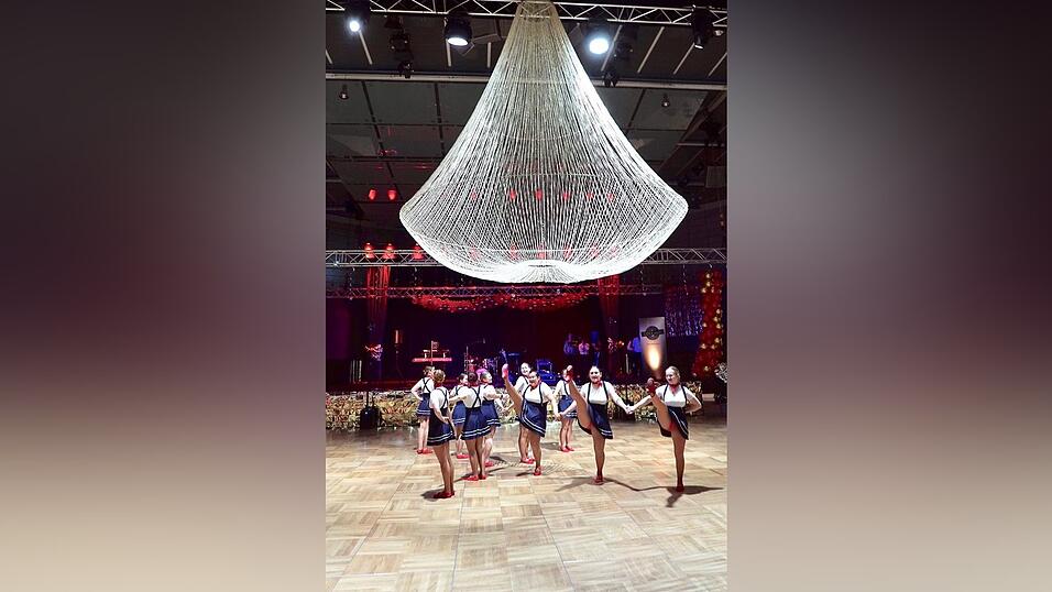 Mit dem SPD-Ball wurde am Samstag die Ballsaison in Straubing eröffnet. Mit dem SPD-Ball wurde am Samstag die Ballsaison in Straubing eröffnet.