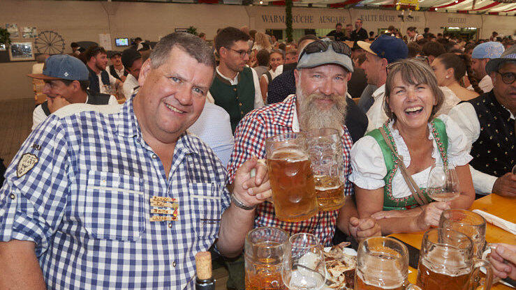 Die Partybilder vom Freitag, 14. August, aus dem Festzelt Lechner. Die Partybilder vom Freitag, 14. August, aus dem Festzelt Lechner.