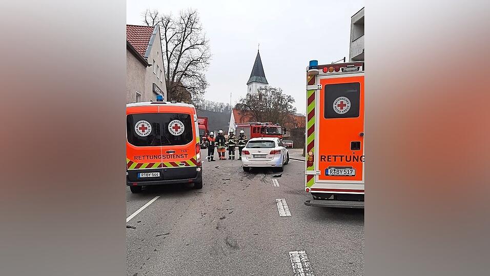 Die Stützpunktfeuerwehr Wörth rückte aus. Die Stützpunktfeuerwehr Wörth rückte aus.