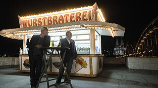 Feierabend an der Wurstbraterei: Freddy Schenk (Dietmar Bär, rechts) und Max Ballauf (Klaus J. Behrendt) Feierabend an der Wurstbraterei: Freddy Schenk (Dietmar Bär, rechts) und Max Ballauf (Klaus J. Behrendt)
