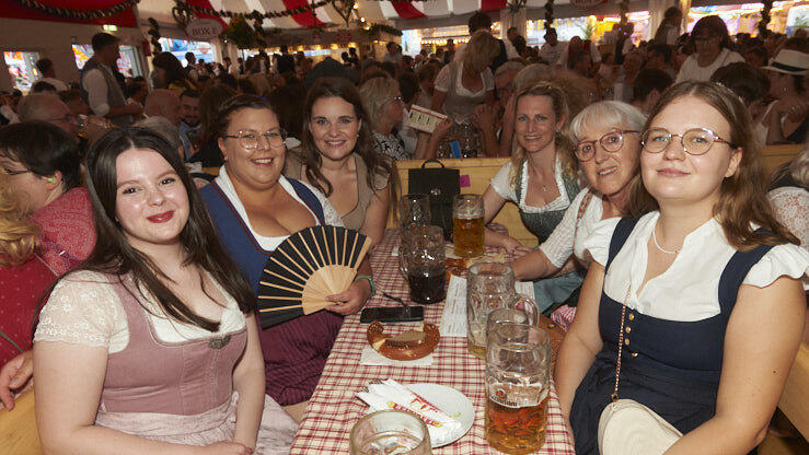 Die Partybilder vom Freitag, 15. August, aus dem Festzelt Lechner. Die Partybilder vom Freitag, 15. August, aus dem Festzelt Lechner.