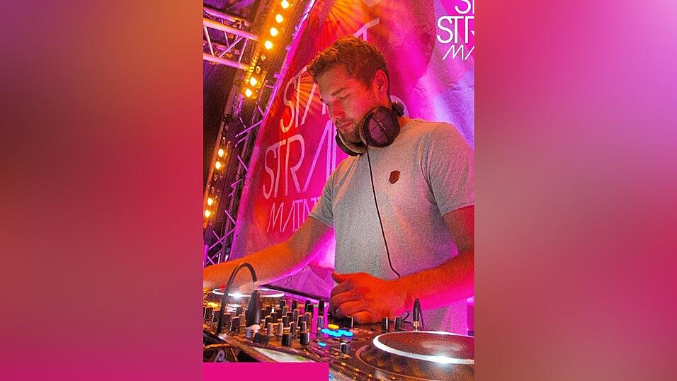 Mathias Bugl steht tags&uuml;ber an den Plattentellern.