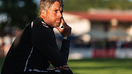 Sitzt seit dieser Saison auf der Trainerbank des SSV Jahn: Michael Wimmer.