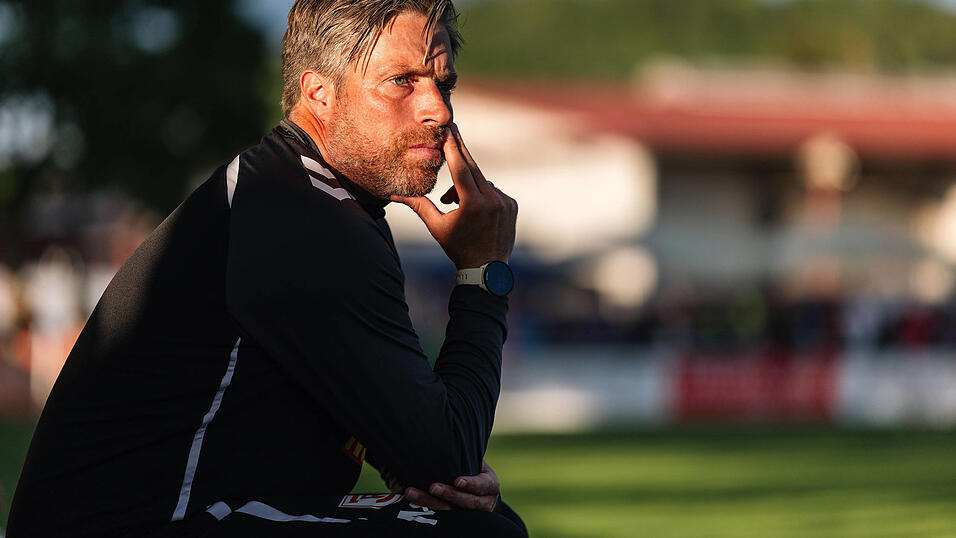 Sitzt seit dieser Saison auf der Trainerbank des SSV Jahn: Michael Wimmer.