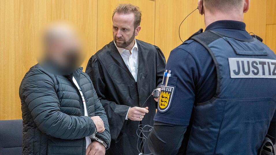 Der Mann steht wegen versuchten Mordes vor Gericht. (Archivbild) Der Mann steht wegen versuchten Mordes vor Gericht. (Archivbild)