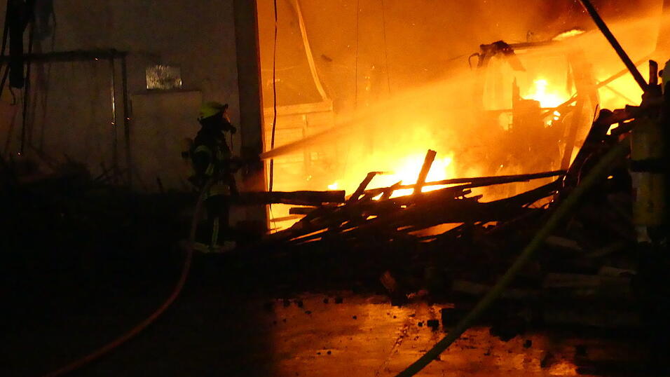 Bei dem Brand wurde niemand verletzt. Bei dem Brand wurde niemand verletzt.