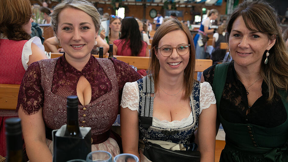 Die Partybilder vom Sonntag, 10. August, aus dem Festzelt Wenisch. Die Partybilder vom Sonntag, 10. August, aus dem Festzelt Wenisch.