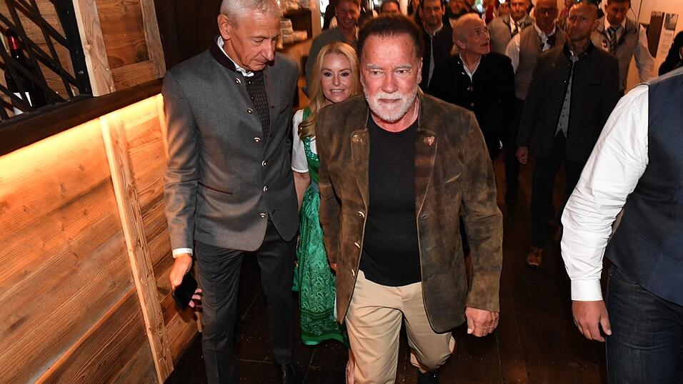 Schwarzenegger besuchte das Oktoberfest mit seiner Lebensgefährtin Heather Milligan. Schwarzenegger besuchte das Oktoberfest mit seiner Lebensgefährtin Heather Milligan.