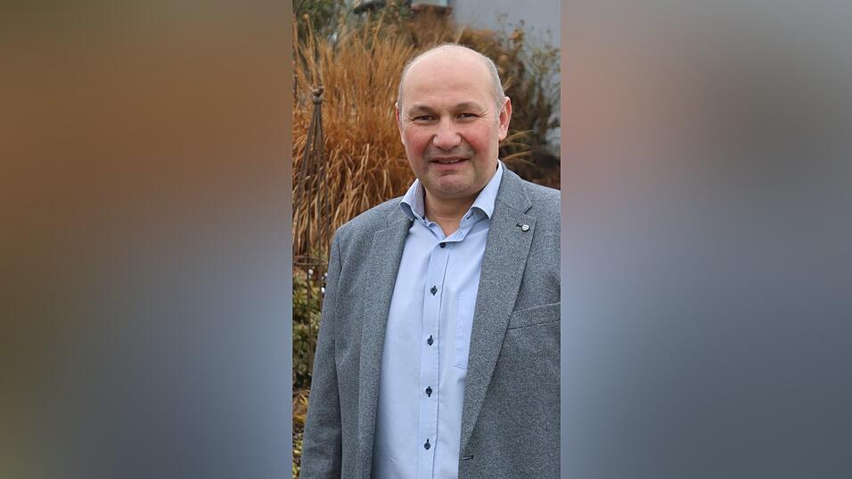 Seit zw&ouml;lf Jahren ist Marco Senft Mitglied des Gemeinderates, seit 2023 zudem dritter B&uuml;rgermeister. Als B&uuml;rgermeisterkandidat der CSU m&ouml;chte er nun selbst die Geschicke der Gemeinde leiten.