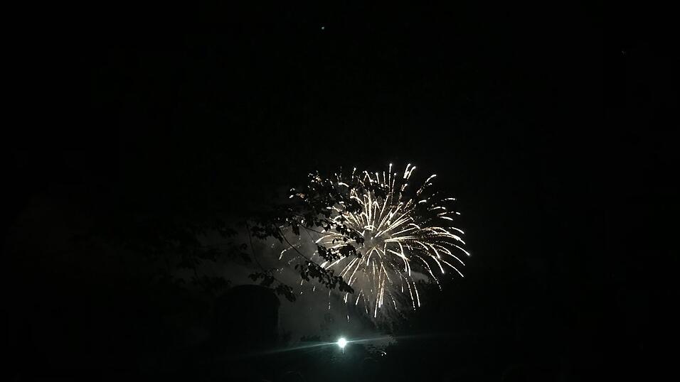 Das war das Abschlussfeuerwerk des Gäubodenvolksfestes 2019. Das war das Abschlussfeuerwerk des Gäubodenvolksfestes 2019.